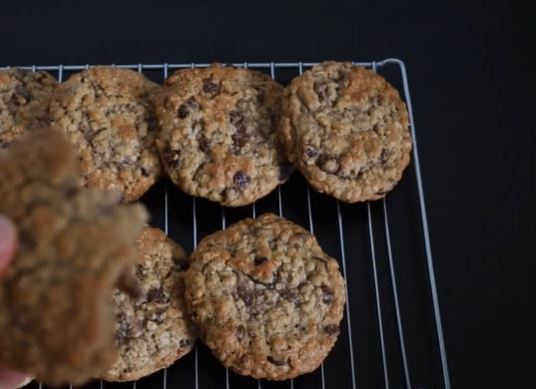 Crunchy Oatmeal Raisin Cookies baking
